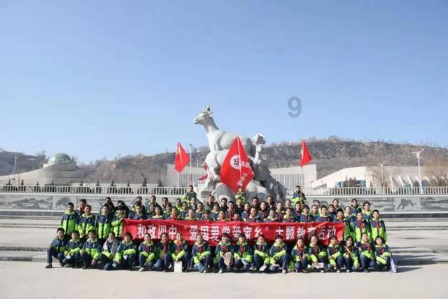 苹果2023年首次登顶中国智能手机年度销冠,但前景面临压力