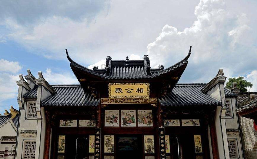 男子无证驾驶报废车被查 三台交警：行政拘留＋罚款
